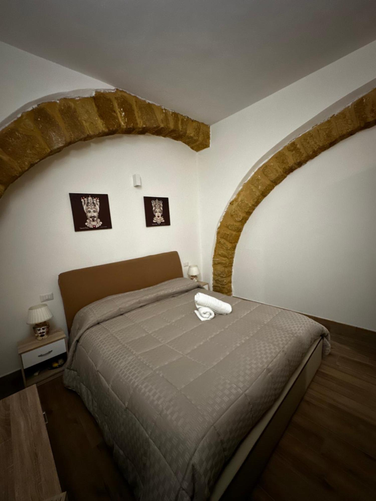 O Munti Rooms 阿格里真托 外观 照片